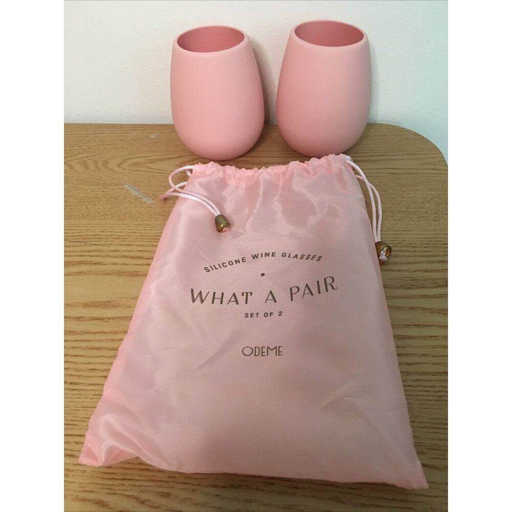 New Odeme "What A Pair" Pink Silicone Wine Cocktails Glasses With Carrying Bag